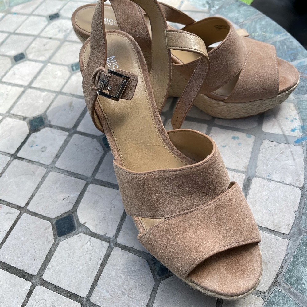 Michael Kors size 9 wedges
